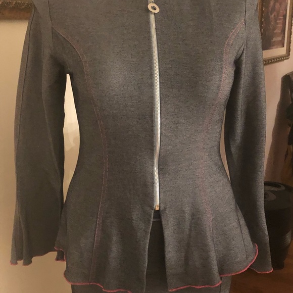 Stretch denim peplum jacket and trumpet skirt - Picture 4 of 7